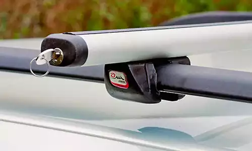 Оригинальное фото багажника Amos Futura FUT120FUZ на крышу Mazda 5 III CW 2010-2018гг., установленного на автомобиль. - Фотография 3